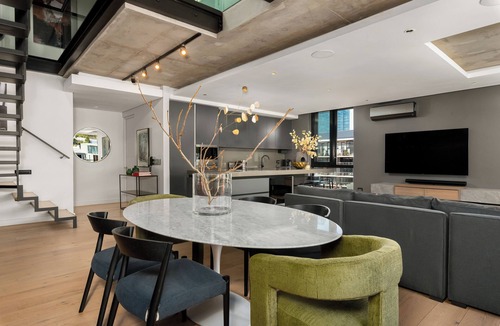 Cape Town City Centre Apartment | Luxury De Waterkant Apartment with Private Hot Tub