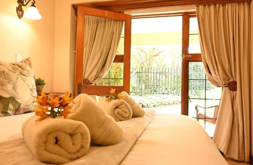 Middelburg House | LUXURY EN-SUITE KING ROOM @ 4 STAR GUEST HOUSE