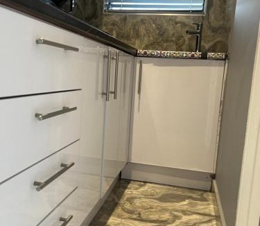 Bloubergstrand Apartment | Luxury Ensuite Bachelor Pad with Separate Entrance & Gate - Maximum Privacy Guaranteed!