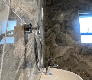 Bloubergstrand Apartment | Luxury Ensuite Bachelor Pad with Separate Entrance & Gate - Maximum Privacy Guaranteed!