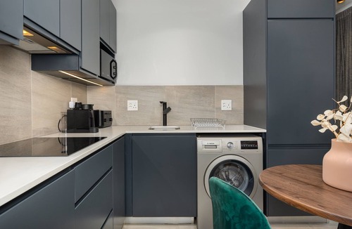 Green Point Apartment | Luxury Green Point Apartment | Wifi | Balcony