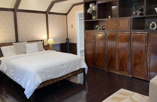 Noble Cottage | Luxury Guest Suite with Private entrance in San Jose.