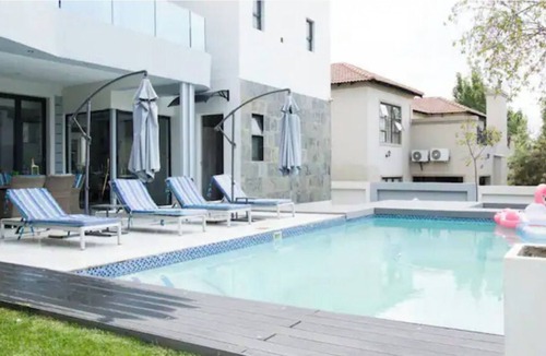 Greater Johannesburg Metropolitan Area House | Luxury house with pool in a luxury estate.