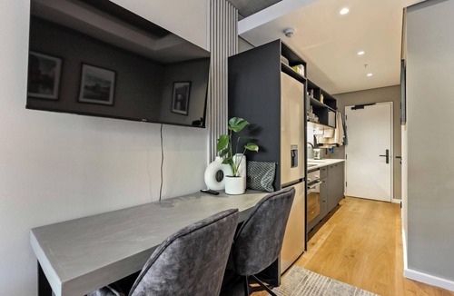 Cape Town Apartment | Luxury Living @ Station House | No loadshedding