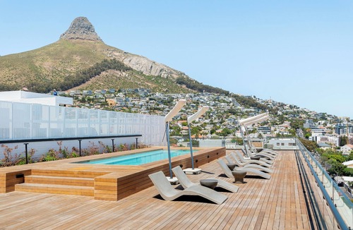 Cape Town Apartment | Luxury Living @ Station House | No loadshedding
