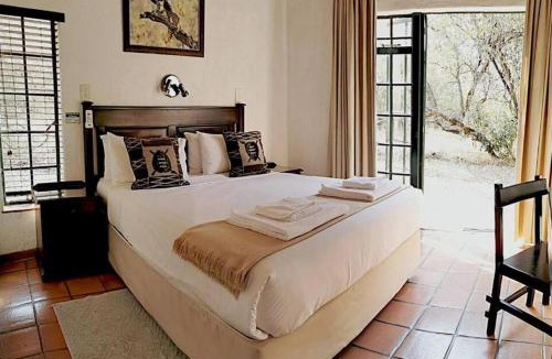 Sabiepark Villa | Luxury Lodge on Sabie River at Kruger Gate!