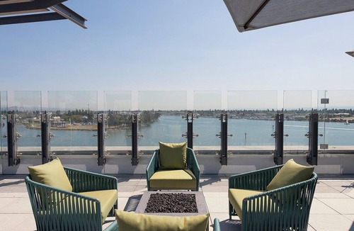 Produce and Waterfront Apartment | Luxury Loft Floor-to-Ceiling Windows