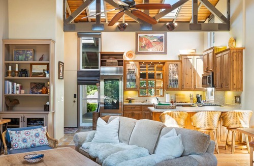 Quail Lodge House | Luxury Quail Fairway Retreat