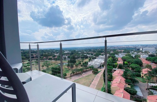 Sandown Apartment | Luxury Retreat in Sandton City