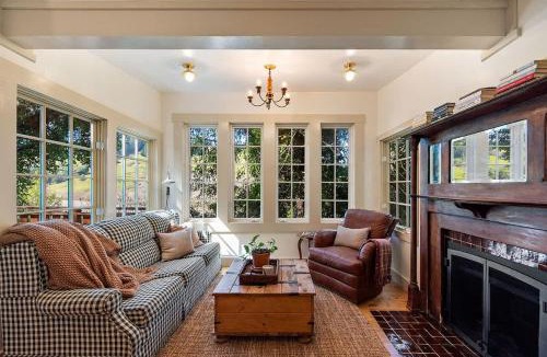Duncans Mills House | Luxury Riverview Cottage - walk to town & trails