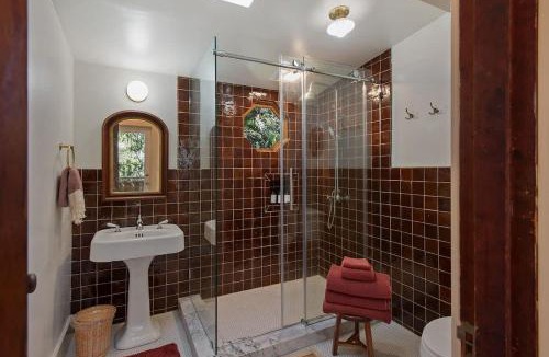 Duncans Mills House | Luxury Riverview Cottage - walk to town & trails