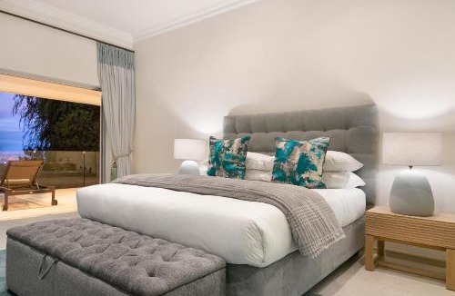 Constantia Villa | Luxury Serviced Mountain Villa in Constantia