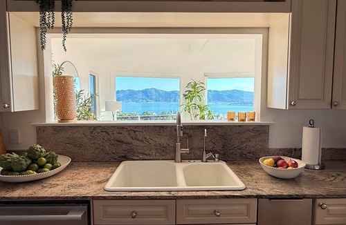 Tiburon House | Luxury Tiburon Retreat Golden Gate Bridge/Bay Views from All 5 King Bedrooms