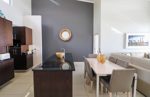 Camps Bay Apartment | Luxury Two Bedroom in Camps Bay