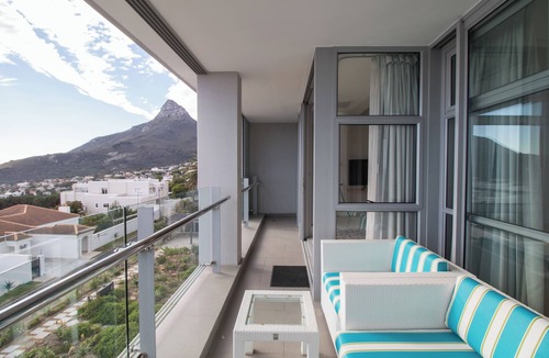 Camps Bay Apartment | Luxury Two Bedroom in Camps Bay