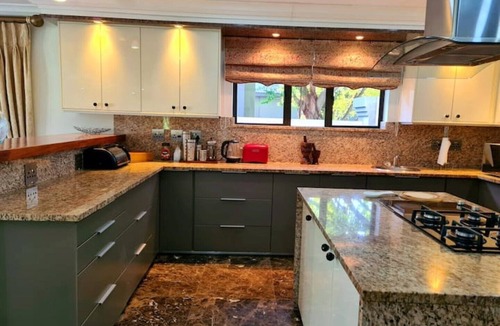 Hartbeespoort Villa | Luxury Villa on wildlife & golf estate Hartbeespoort South Africa