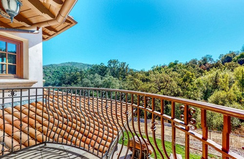 Los Gatos House | Luxury Vineyard Gated Estate with Private Hot Tub, Fireplaces, Chef’s Kitchen