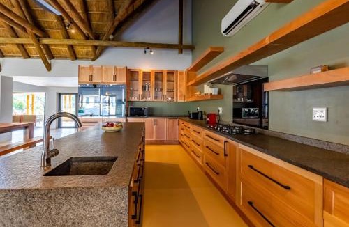 Hectorspruit House | Luxury & Wildlife Mlambo Lodge Mjejane