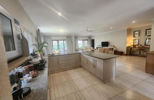 White River Villa | Maclarty House - Golf Estate Villa