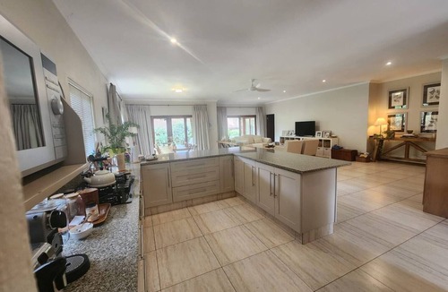 White River Villa | Maclarty House - Golf Estate