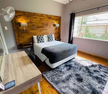 Komani House | Madeira Bed