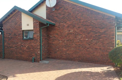 Middelburg Villa | Madimetja' Villa Hospitality
