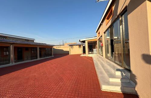 KwaMhlanga House | Maekano guesthouse