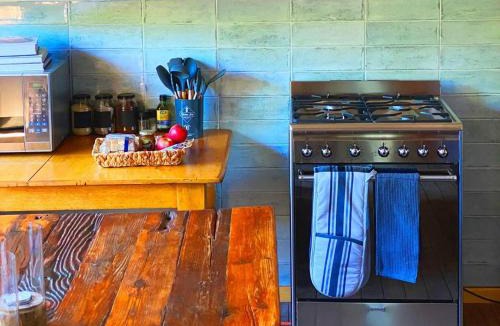 Van Dyks Bay Apartment | Magical Cabin in the Woods