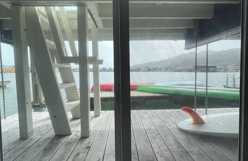 Marin City Boat Rental | Magical, Spacious 3 Bedroom Houseboat in Sausalito