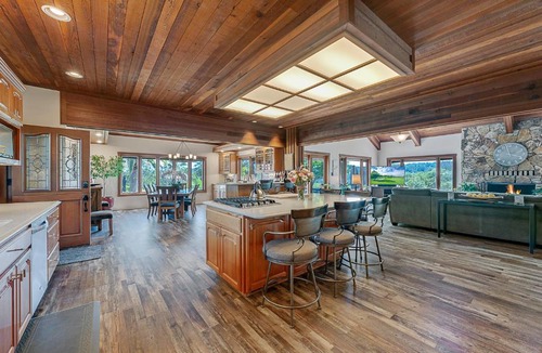 Forestville Villa | Magnificent Sonoma Farm House - 4-5 bedrooms, pool, hot tub, Vineyard, working farm - pick your own fresh fruit,