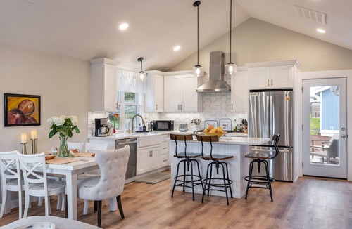 Petaluma House | Magnolia Story *30+ Day Rental*