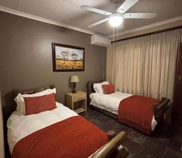Leeupoort Cabin | Mahlangeni Lodge