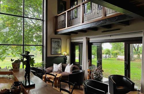 Kwa Sani House | Malachite Manor