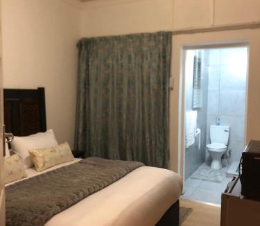 Kareeberg House | Malebo Guest House