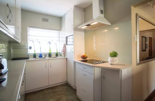 Cape Town City Centre Apartment | Mama Africa Welcomes you to Cape Town! Secure Spacious 2 bedroom apartment