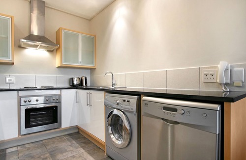 Century City Apartment | Manhattan 1003 - Two Bedroom Apartment, Sleeps 4