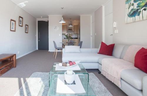 Century City Apartment | Manhattan Towers 507 by CTHA