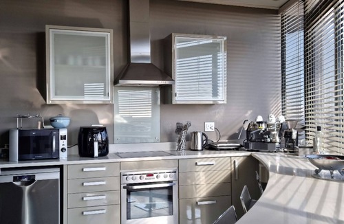 Century City Apartment | Manhattan Towers by Smart City Stays