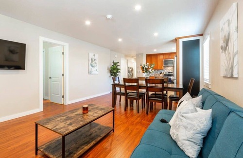 Northside House | Marbella Lane - 3BR UpprLvl DTWN SJ Ldry