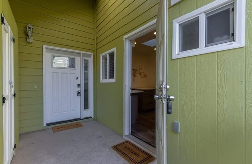 North Central House | @ Marbella Lane - Adorable and Quiet Studio