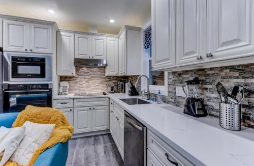 North Central House | Marbella Lane - Bright and Cozy Home near SFO