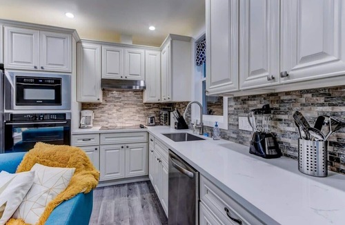 North Central Apartment | @ Marbella Lane - Bright and Cozy Home near SFO