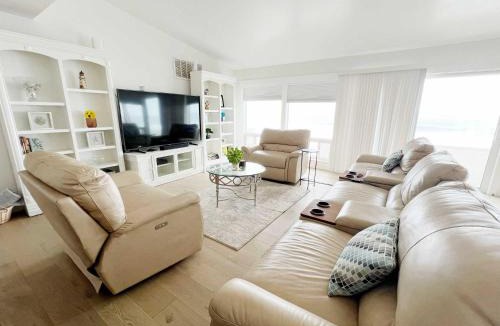 Sharp Park House | Marbella Lane-Oceanfront Retreat w Stunning View