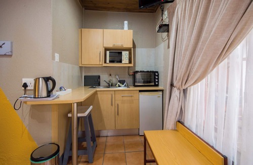 Germiston Bed & Breakfast | Marle' Lodge Bed & Breakfast
