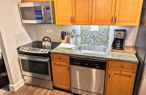 South Lake Tahoe Apartment | Marriott Grand Res #3167 - Next door to Heavenly Gondola - Large Studio - Mountain View