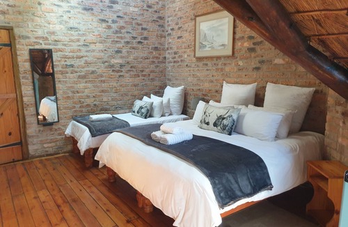 Kwambonambi Cabin | Marrob Lodge
