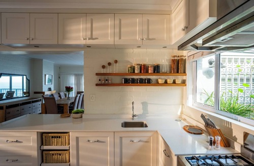 Cape Peninsula House | Marvelous 5-bedroom house with WiFi, pool, beach and more in Cape Town