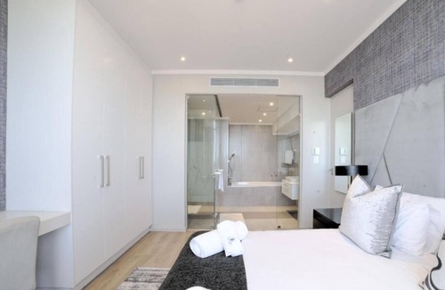 Sandown Apartment | Masingita Towers - Luxury Queen Room