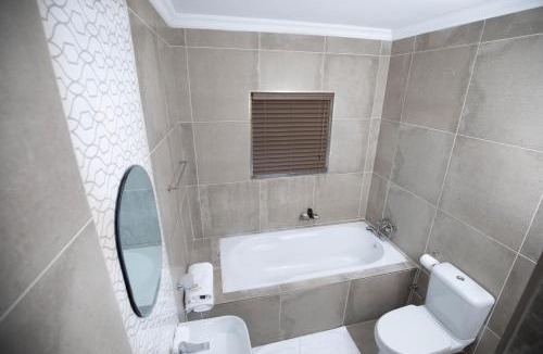 Thorny Bush Game Reserve Hotel | Masingitana Hotel