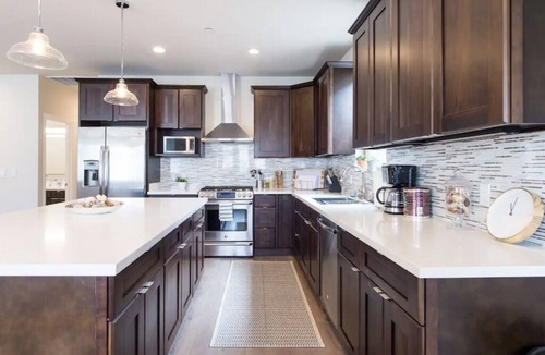Bayshore Heights House | Massive Stylish Home in an Amazing Location in San Francisco!